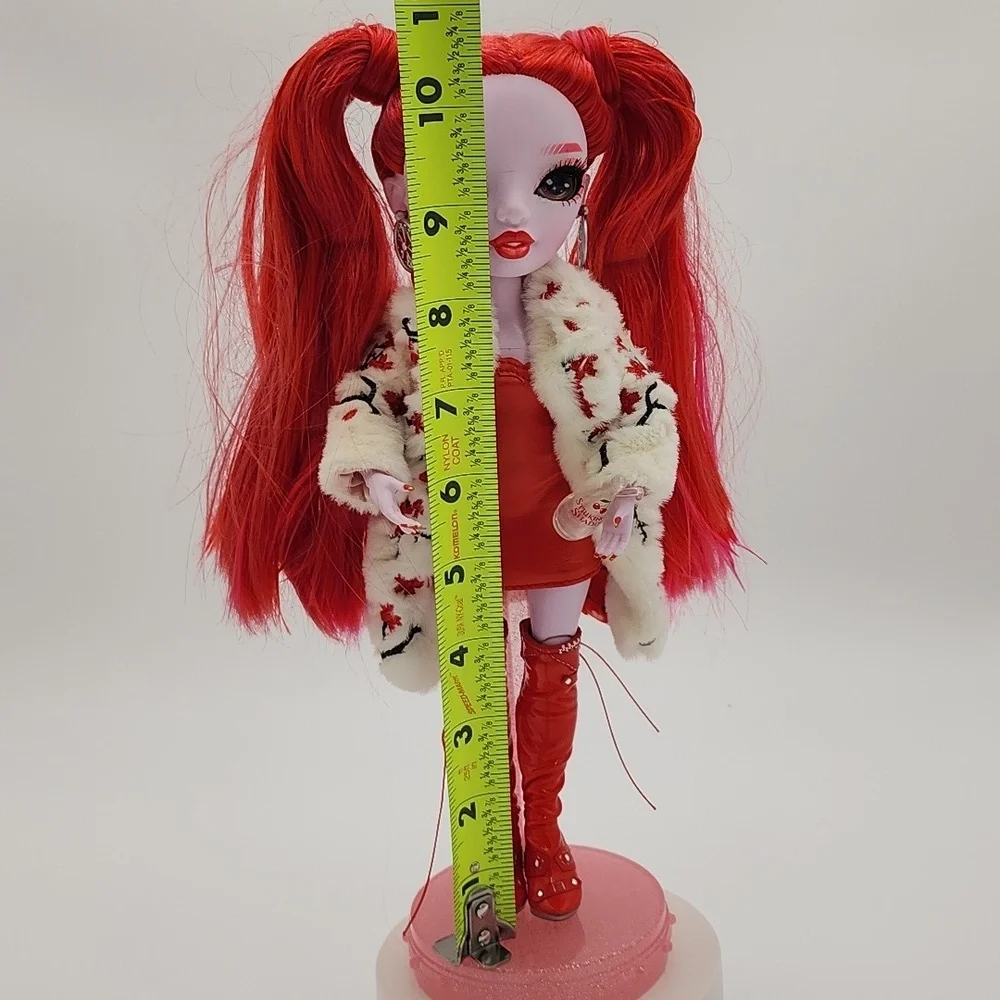 Rainbow/Shadow High Rosie Red Red-Haired Fashion Doll with‎ Floral Coat